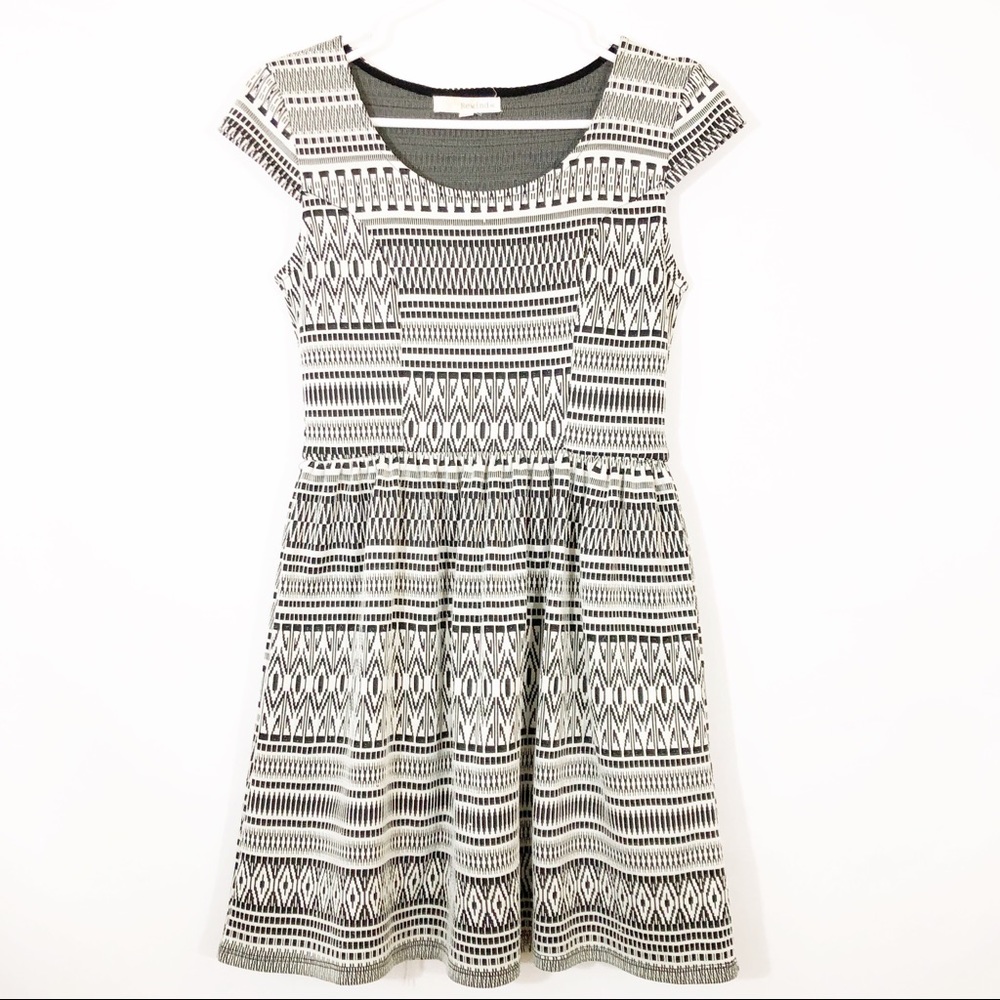 REWIND CAP SLEEVE TRIBAL PRINT SKATER DRESS - SZ S